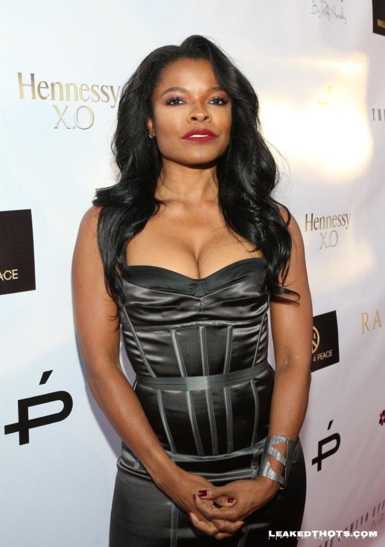 Keesha Sharp doggy style