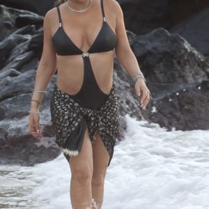 Mariah Carey swimsuit MILF photoshoot