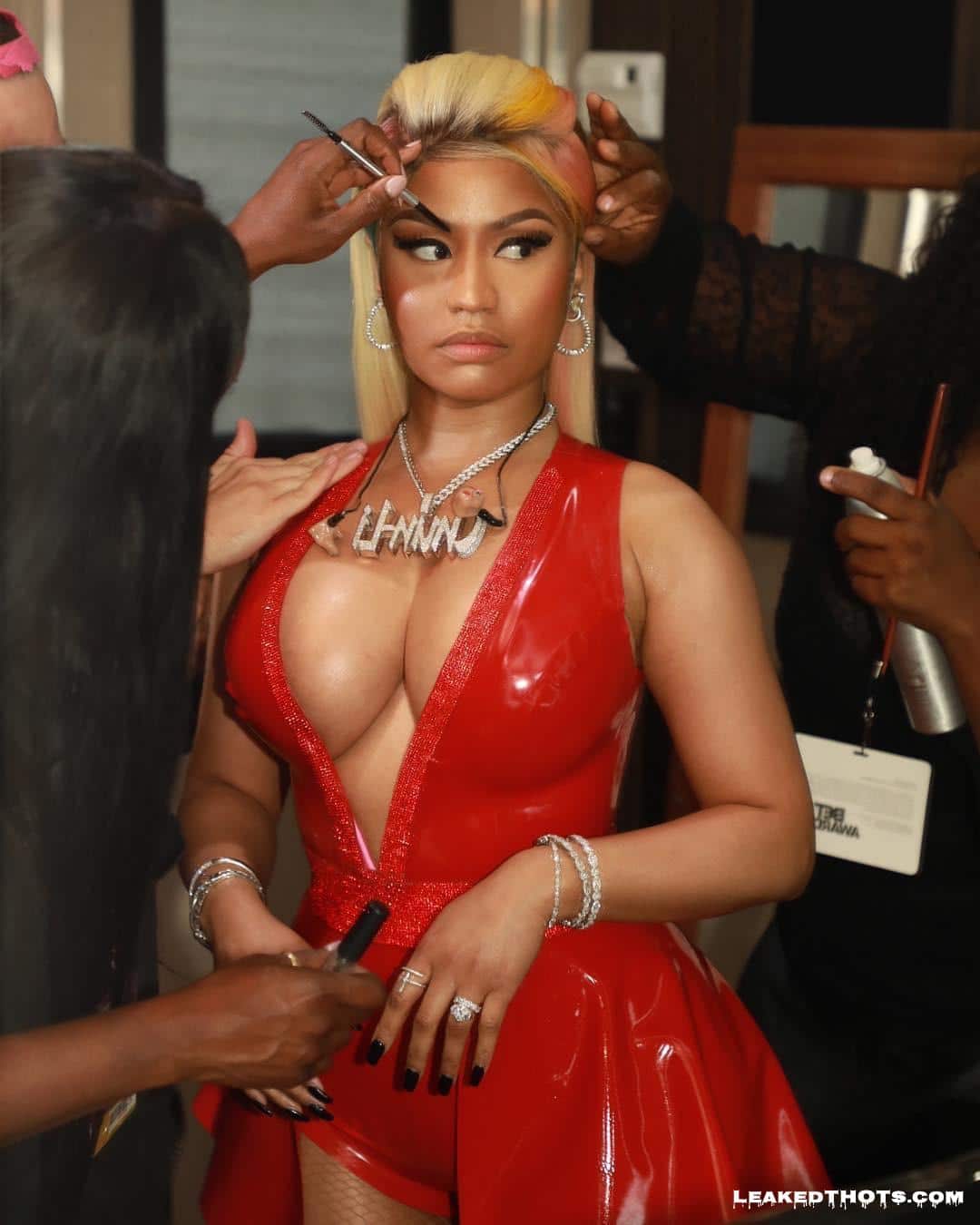 Nicki Minaj makeup