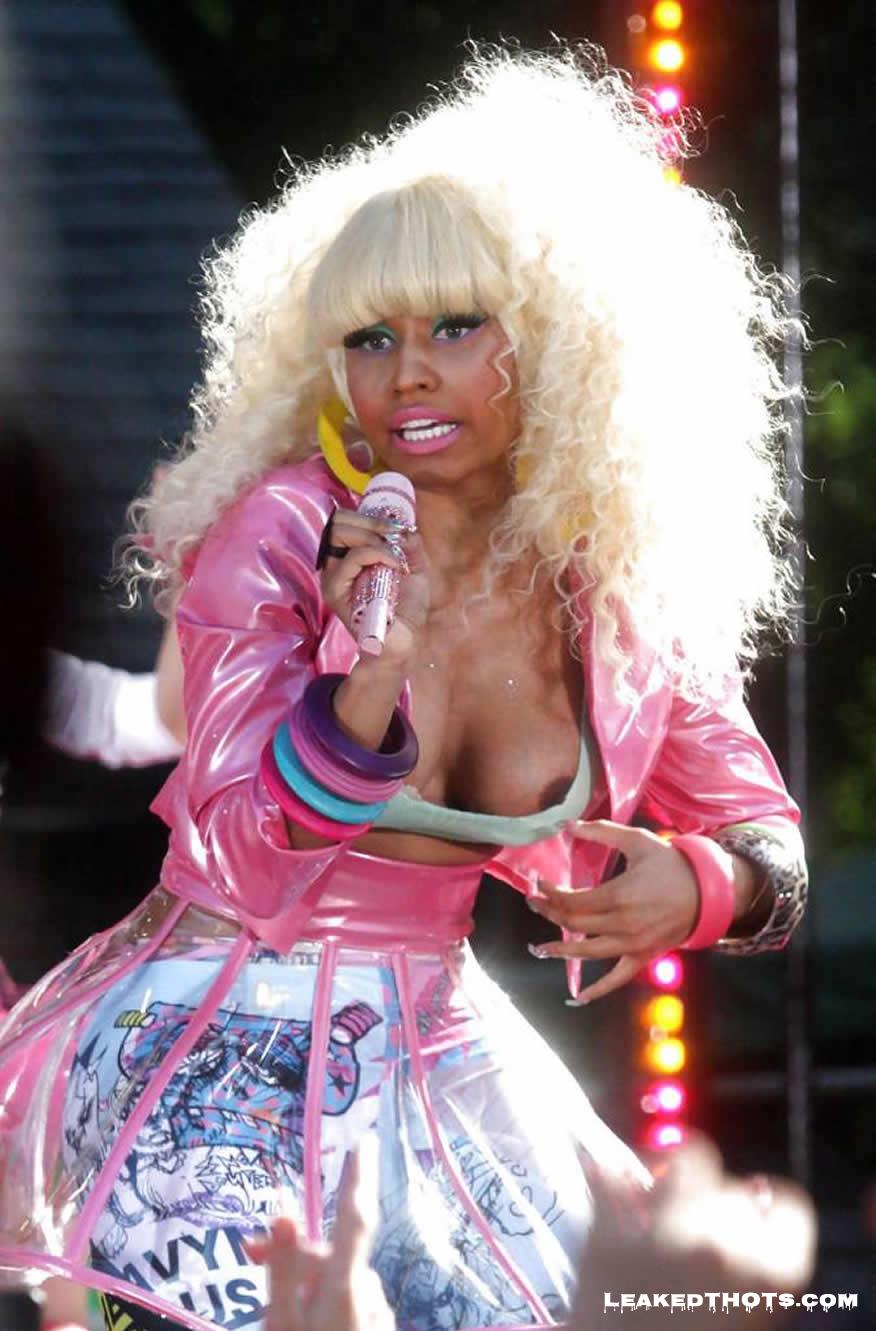Nicki Minaj breast slipping out