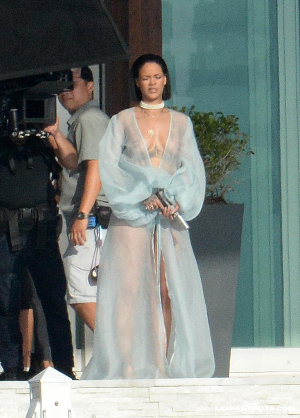 Rihanna | LeakedThots 25