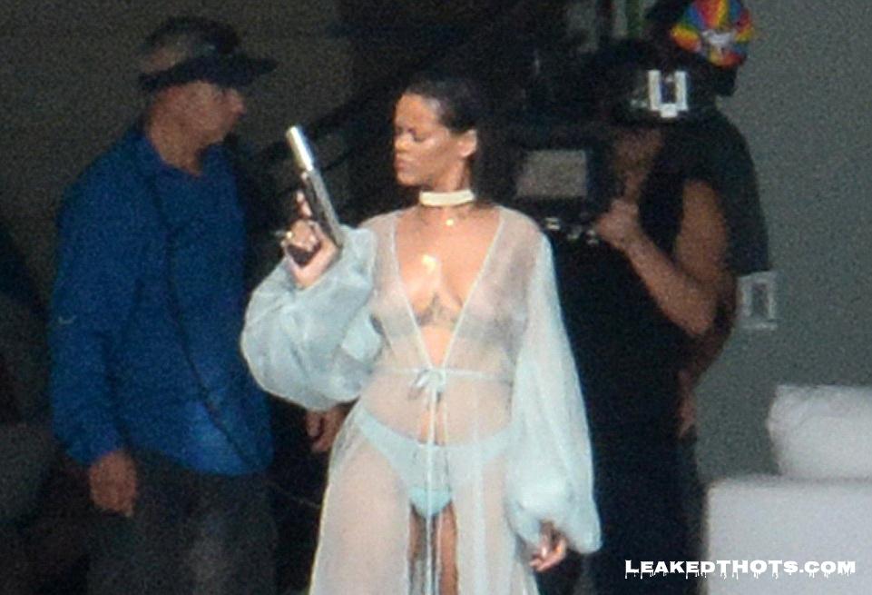 Rihanna | LeakedThots 28