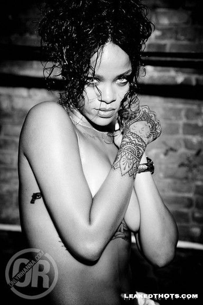 Rihanna | LeakedThots 6